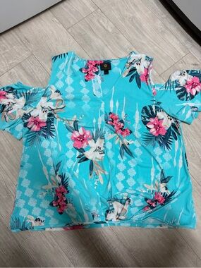 JM Collection Turquoise Cold-Shoulder Floral V-Neck Top